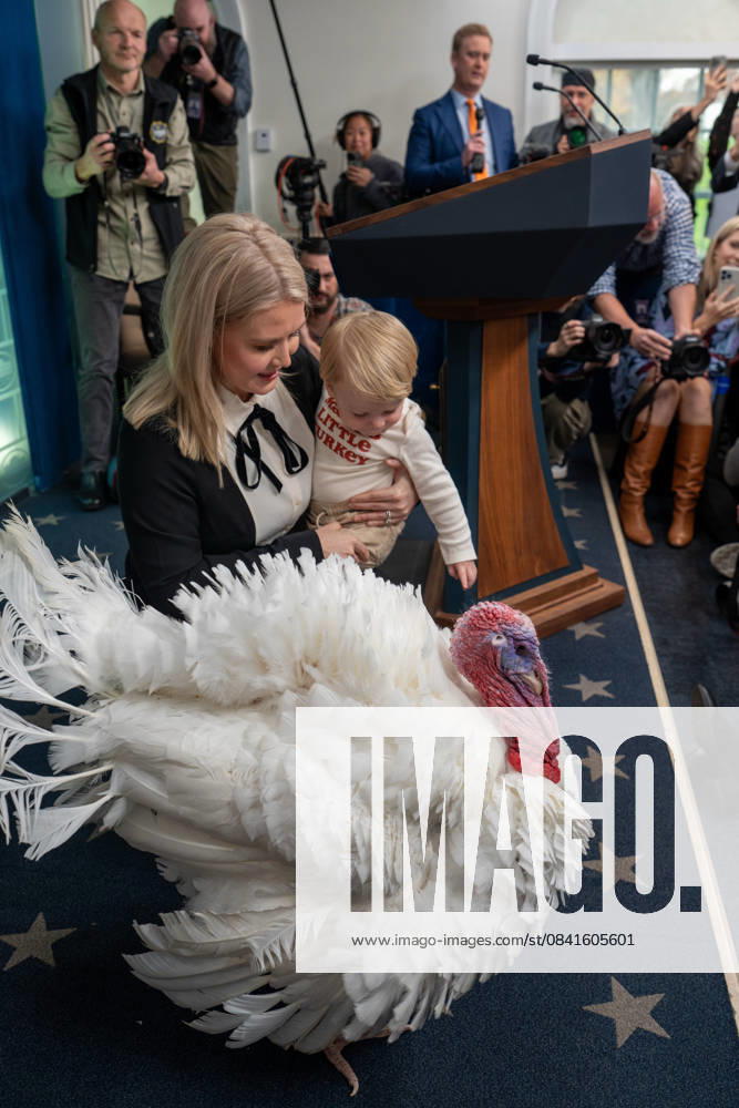 The turkey â€oeWaddleâ€� meets the White House press corps prior to the Presidential Turkey Pardon on November 25, 2025. White House Press Secretary Karoline Leavitt attended with her son Nicholas. Washington United States - ZUMAl312 20251125_znp_l312_008