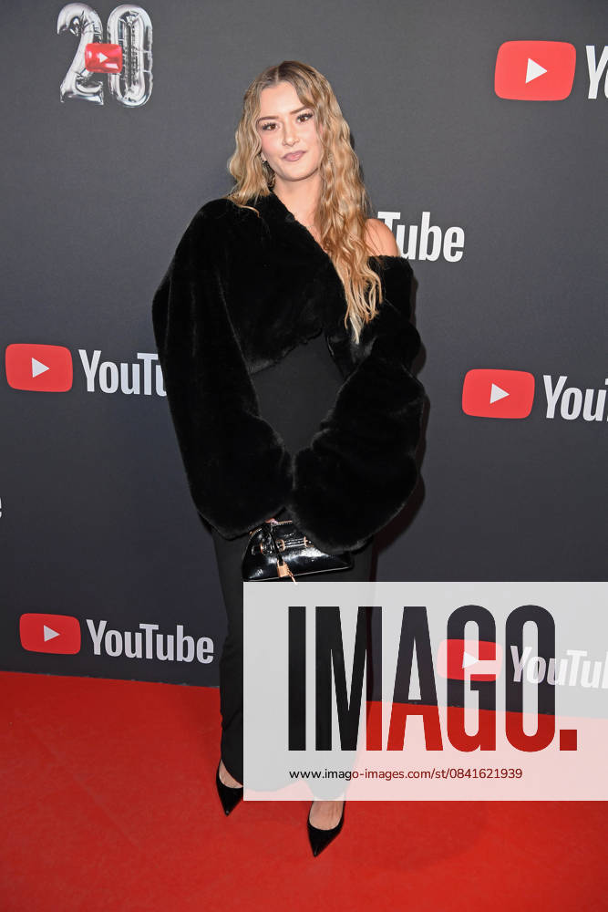 Summer Terenzi on the red carpet at the YOUTUBE MUSIC AWARD DINNER at Grill Royal in Berlin on 25 11 2025