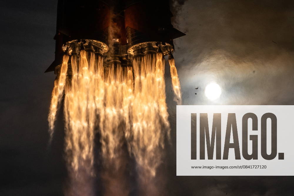 KAZAKHSTAN, BAIKONUR - NOVEMBER 27, 2025: A Soyuz-2.1a rocket booster with the Soyuz MS-28 spacecraft blasts off from Baikonur Cosmodrome. Soyuz MS-28 carries ISS Expedition 74 crew members, NASA astronaut Chris Williams, Roscosmos cosmonauts Sergei Mikaev and Sergey Kud-Sverchkov, to the ISS Baikonur Kazakhstan - ZUMAt113 20251127_zaa_t113_546