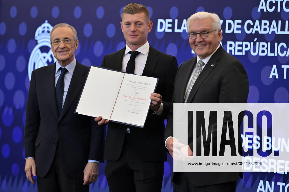 German President Frank-Walter Steinmeier in Spain MADRID, SPAIN - NOVEMBER 27: German President Frank-Walter Steinmeier, (R) presents the medal of merit to former German national football player Toni Kroos (C) at the Santiago Bernabeu Stadium in Madrid, Spain on November 27, 2025. President of Real Madrid, Florentino Perez (L) also attended the ceremony. Burak Akbulut Anadolu Madrid Spain. Editorial use only. Please get in touch for any other usage.