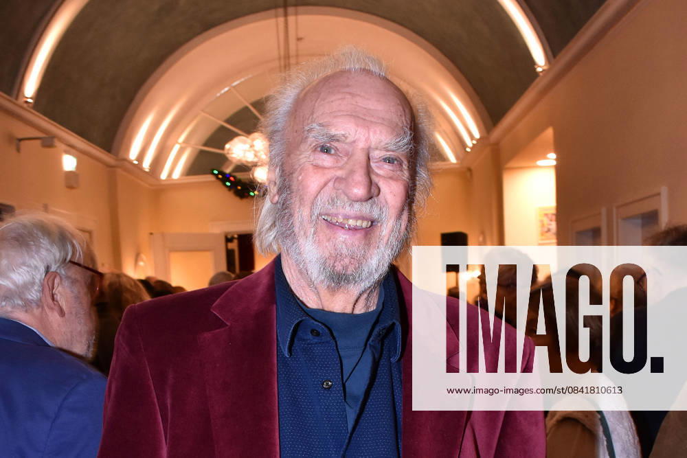 Achim Wolff at the Der Neurosen Kavalier Theater Premiere at Schlossparktheater on 29 11 2025 in Berlin Der Neurosen Kavalier Theater Premiere in Berlin
