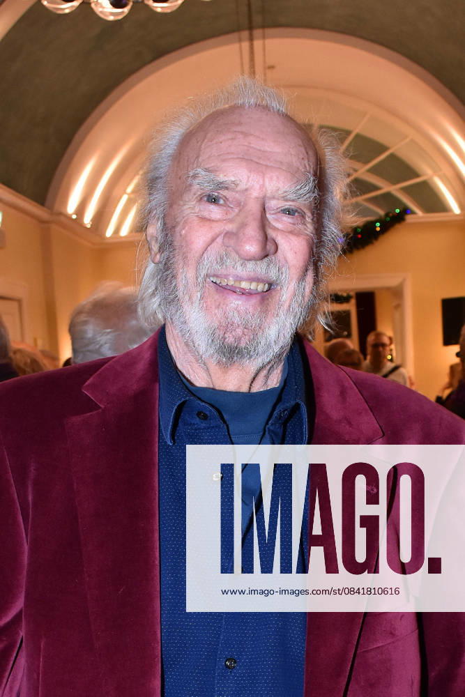 Achim Wolff at the Der Neurosen Kavalier Theater Premiere at Schlossparktheater on 29 11 2025 in Berlin Der Neurosen Kavalier Theater Premiere in Berlin