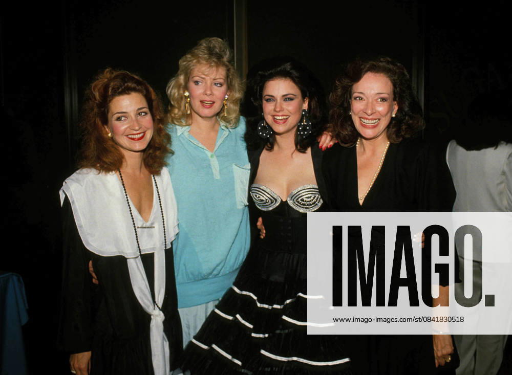 Dixie Carter With Annie Potts , Jean Smart And Belta Burke 1987