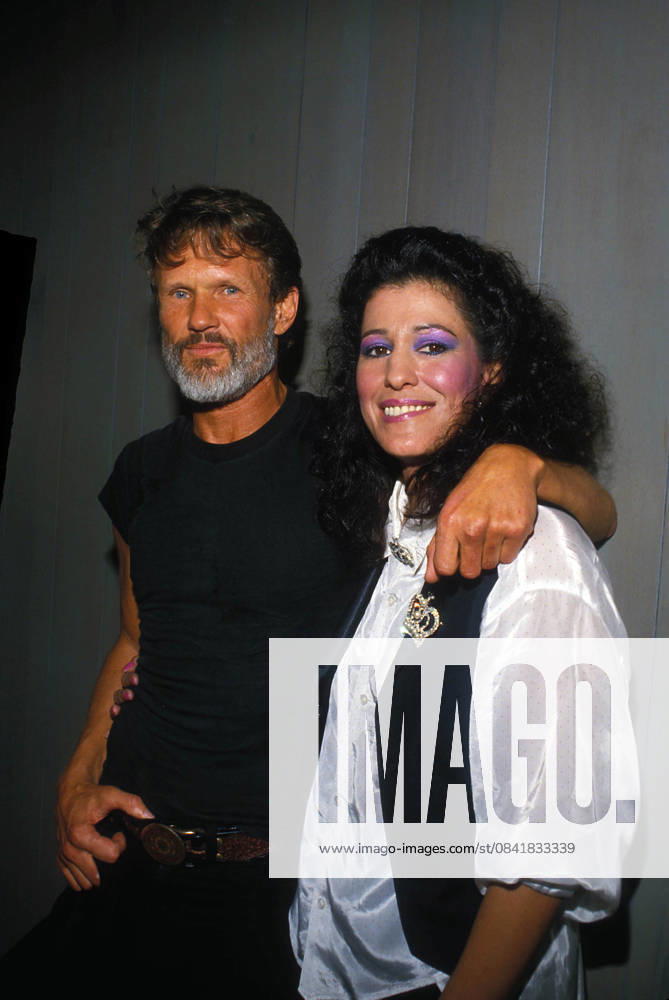 Kris Kristofferson And Rita Coolidge at the Welcome Home Vets Benefit Concert on February 24, 1986 at the Forum in Los Angeles, California.
