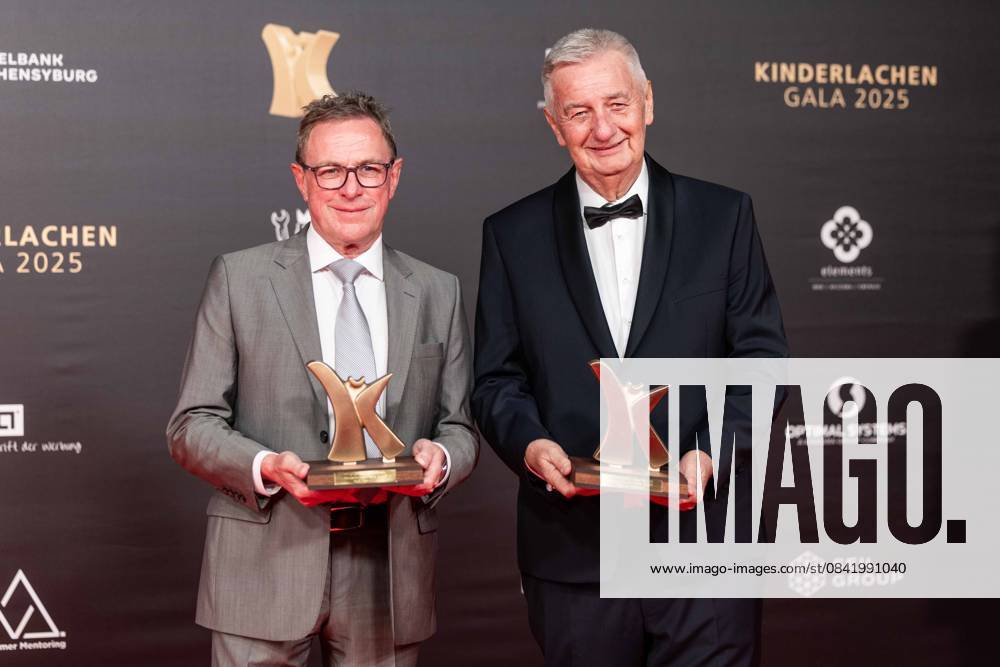 21 Kinderlachen Gala on 29 11 2025 in the Westfalenhallen in Dortmund Ralf Rangnick Winner KIND Award 2025 , left Reiner Meutsch Winner KIND Award 2025 , right