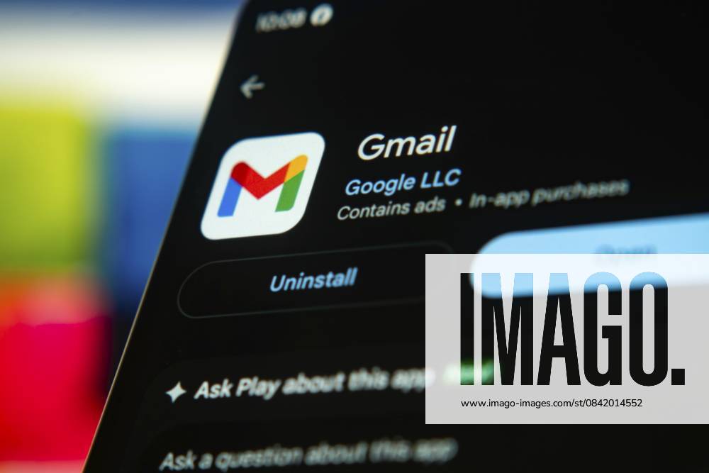 Gmail App Oberfläche mit Optionen zum Deinstallieren und Öffnen Gmail app interface with options to uninstall and open