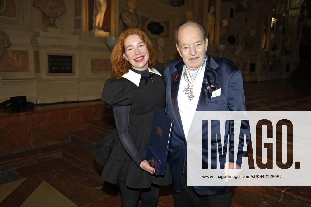 Ralph Siegel with his wife Laura Siegel at the award ceremony for the Bavarian Maximilian Order by the Minister President of the Free State of Bavaria in the Antiquarium of the Munich Residence Munich, 03 12 2025 Foto:xAgenturxWehnertx xGränzdörferx xFuturexImagex ordensverleihung_5213