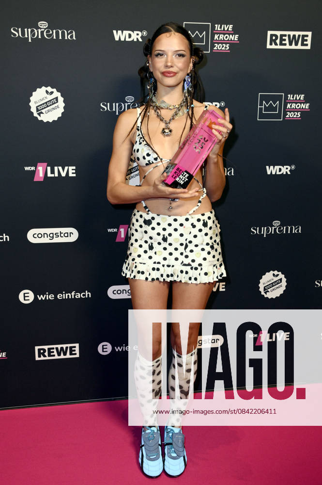 Nina Chuba at the 26 award ceremony of the 1Live Krone 2025 in the Lokschuppen Bielefeld, 04 12 2025 geislerfp_krone2025_6024