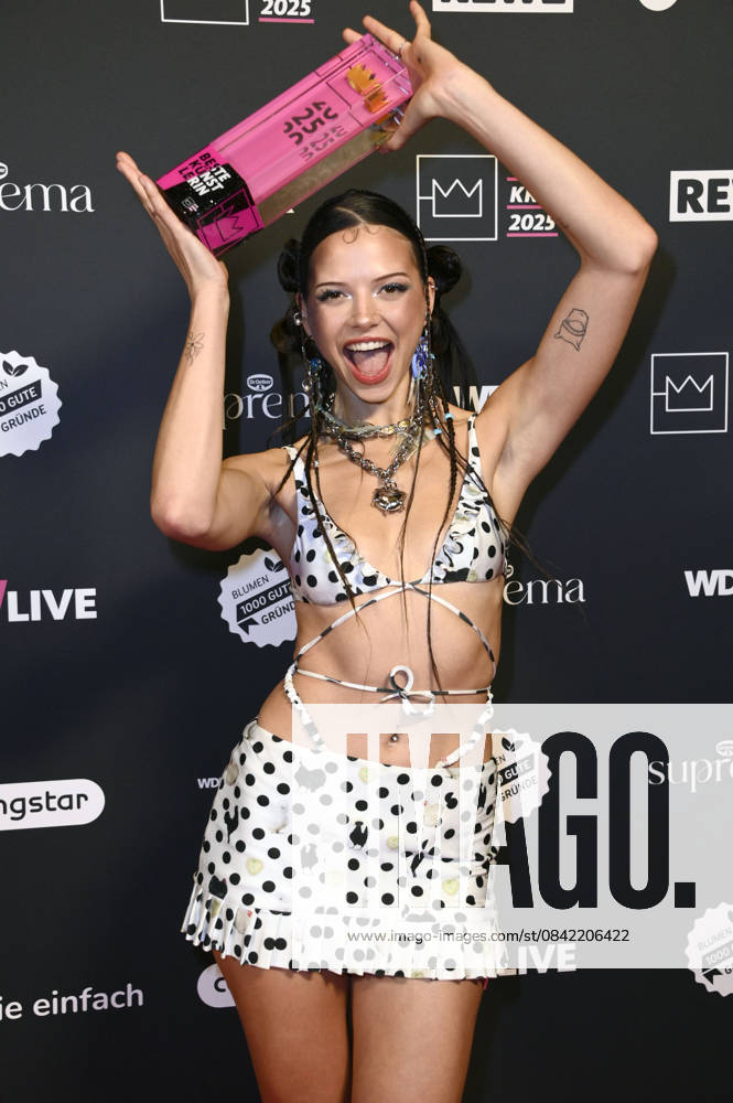 Nina Chuba at the 26 award ceremony of the 1Live Krone 2025 in the Lokschuppen Bielefeld, 04 12 2025 geislerfp_krone2025_6033