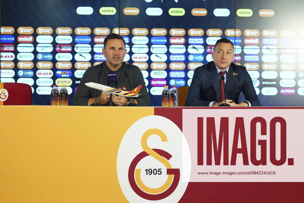 Galatasaray v Samsunspor - Turkish Super Lig ISTANBUL, TURKIYE - DECEMBER 5: Head coach Okan Buruk (L) of Galatasaray speaks during a press conference after the Turkish Super Lig week 15 football match between Galatasaray and Samsunspor at RAMS Park in Istanbul, Turkiye on December 5, 2025. Bunyamin Celik Anadolu Istanbul Turkey. Editorial use only. Please get in touch for any other usage.