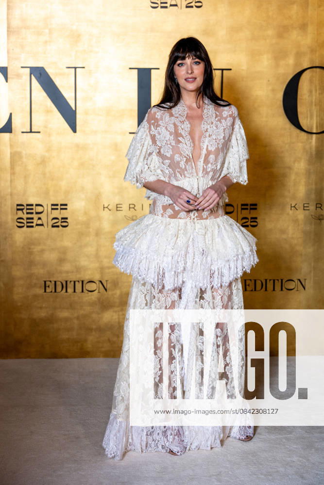 Women In Cinema Gala Dinner - Jeddah Dakota Johnson arrives to the Women In Cinema gala dinner, as part of the 5th edition of the Red Sea Film Festival in Jeddah, Saudi Arabia, on December 5, 2025. Photo by Balkis Press ABACAPRESS.COM Jeddah Saudi Arabia