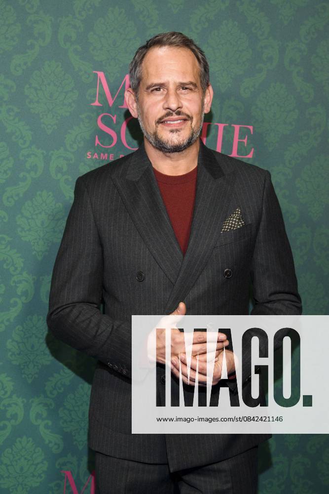 ABBberlin Moritz Bleibtreu actor on the blue carpet at the cinema premiere of the Amazon prime series of MISS SOPHIE SAME PROCEDURE AS EVERY YEAR at Claerchens Ballhaus on 08 12 2025 Berlin Berlin Germany