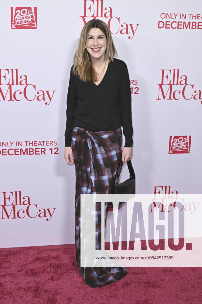 Amy Brooks at the world premiere of the movie Ella McCay at the El Capitan Theatre Los Angeles, 09 12 2025 Foto:xD.xStarbuckx xFuturexImagex ella_5303