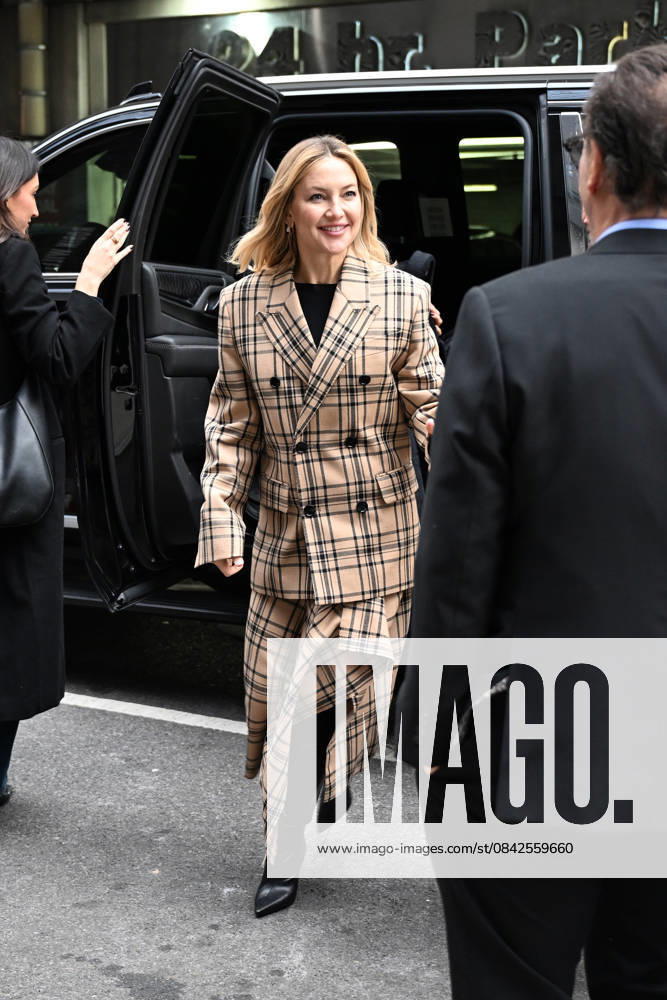 Kate Hudson arriving at the Robin Williams theater for a movie screening, New York Featuring: Kate Hudson Where: New York City, New York, United States When: 10 Dec 2025 Credit: Elder Ordonez INSTARimages . NOT FOR USE BY NEWSPAPERS BASED IN THE UK.