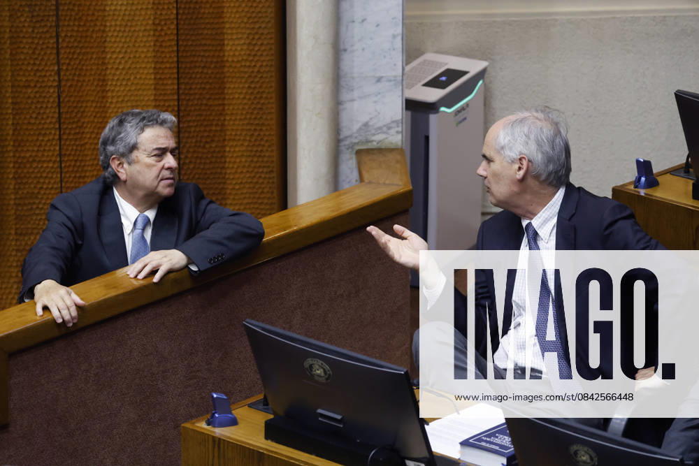 Juan Antonio Coloma and Rodrigo Galilea during the Senate Session Sebastian Cisternas Aton Chile, Valparaiso Chile Aton 1110876