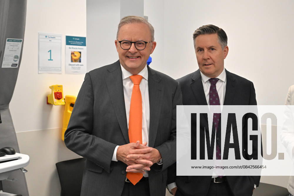 ANTHONY ALBANESE MEDICARE CLINIC VISIT, Prime Minister Anthony Albanese and Minister for Health Mark Butler visit the newly opened Marrickville Medicare Urgent Care Clinic in Sydney, Thursday, December 11, 2025. ( NO ARCHIVING SYDNEY NEW SOUTH WALES AUSTRALIA