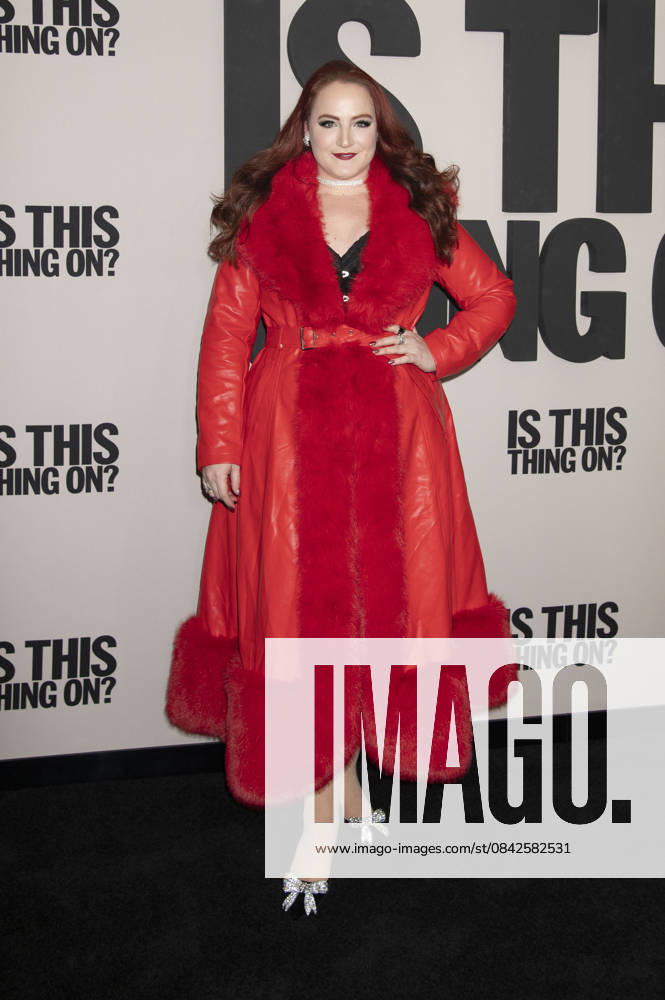 Sarah Cline at the special screening of the movie Is This Thing On at the DGA Theater New York, 10 12 2025 Foto:xB.xFuturexImagex thing_5209