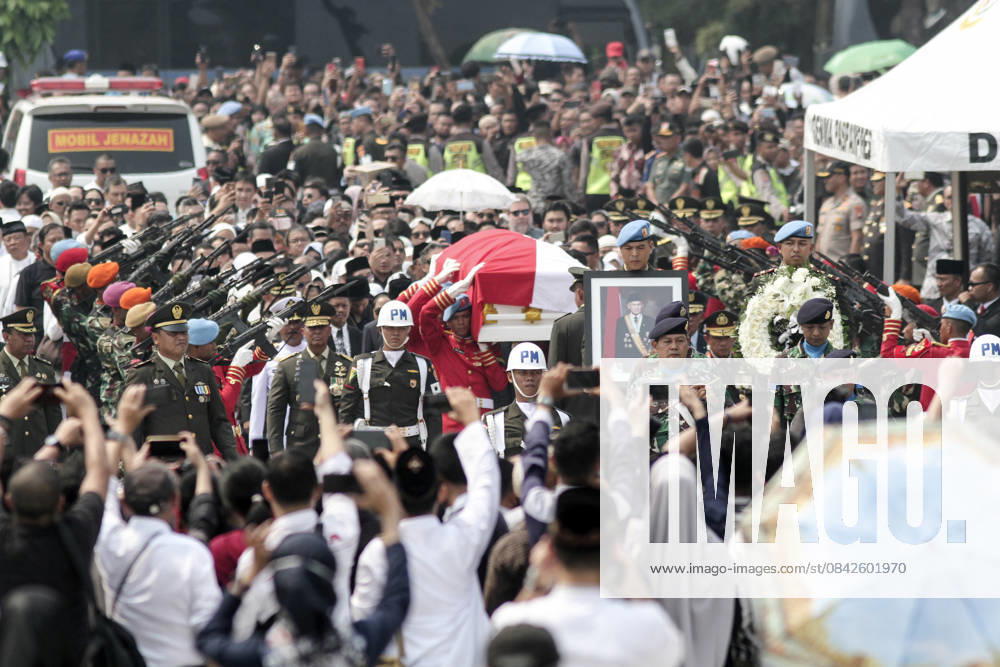 The funeral procession former President of the Republic of Indonesia BJ Habibie JAKARTA, INDONESIA - SEPTEMBER 12: Military Guard carry the coffin during funeral ceremony of former President of Indonesia Prof. Dr. Ing. Bacharuddin Jusuf Habibie at Kalibata Heroes Cemetery on Tuesday, September 12, 2019. Habibie dies at 83 at the Central Army Hospital (RSPAD) Gatot Soebroto on Wednesday 11 September after undergoing intensive treatment at the hospital since 1 September 2019. Jakarta Raya Indonesia. Editorial use only. Please get in touch for any other usage.