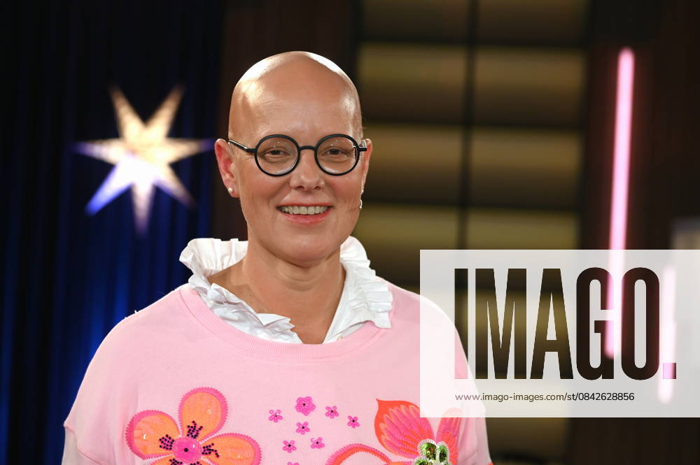 Pediatric oncologist and stand-up paddler Birgit Burkhardt as a guest on the WDR talk show Kölner Treff
