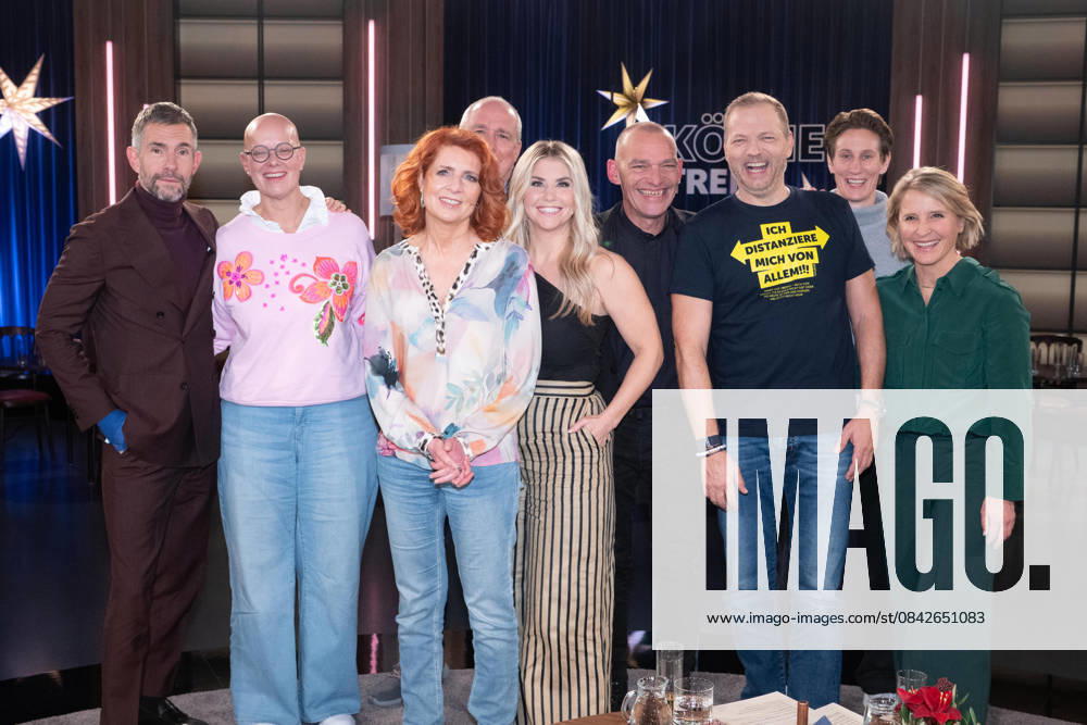 From left Micky BEISENHERZ, presenter, Dr. Birgit BURCKHARDT, doctor, Monica LIERHAUS, presenter, behind her Thomas FLOETH, Beatrice EGLI, singer, Albi ROEBKE, pastor, Mario BARTH, comedian, Ann Katrin BERGER, soccer player, goalkeeper, goalie, Susan LINK, presenter, guest in the program ,,Koelner Treff,, on WDR television