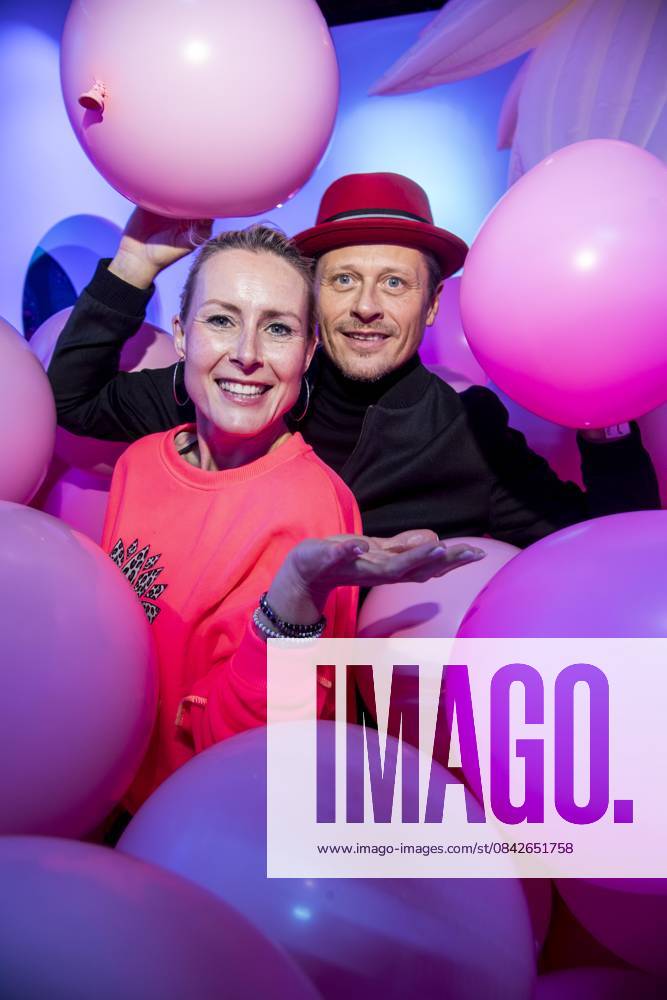 ABBberlin Franziska Hippe and Roman Knizka Couple of actors as guests at the opening of Bubble Planet Das Erlebnismuseum für alle Sinne in der Arena Berlin 11 12 2025 Berlin Germany