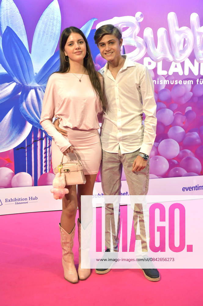 Leni Summer and Tyler von Jascheroff at the opening of the exhibition Bubble Planet The Experience Museum for All Senses at Arena Berlin Berlin, 11 12 2025 Foto:xM.xBehrensx xFuturexImagex bubble_5201