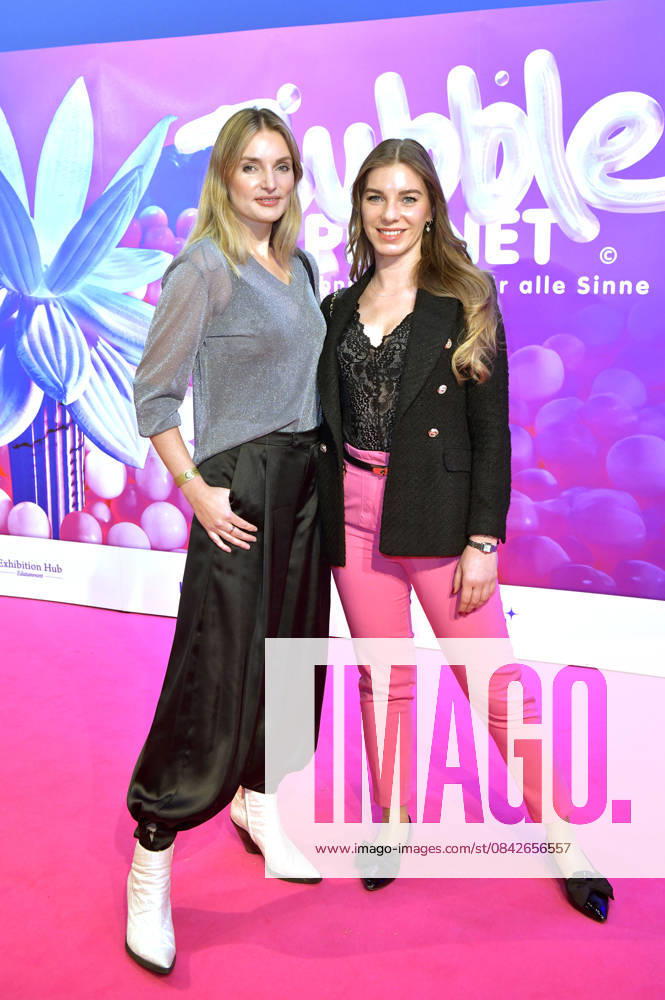Marie von den Benken and Sonja Werner at the exhibition opening Bubble Planet The experience museum for all the senses in the Arena Berlin Berlin, 11 12 2025 Foto:xM.xBehrensx xFuturexImagex bubble_5268