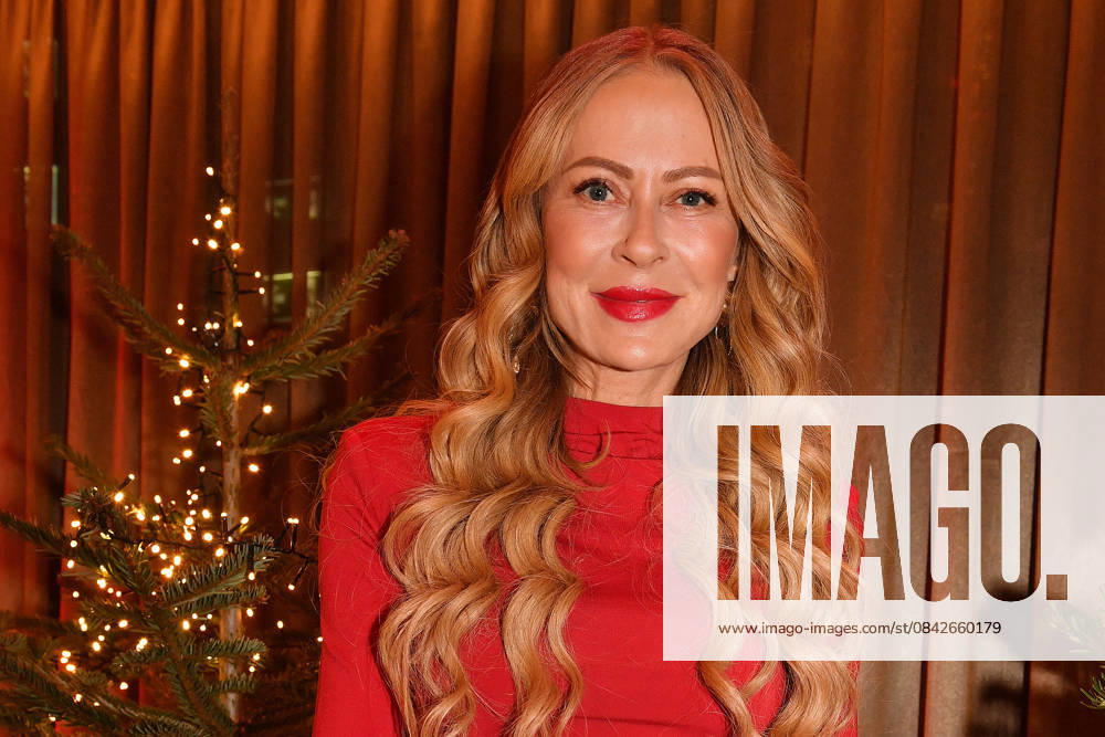 Jenny Elvers at Cathy s Charity Christmas Event at the Living Hotel Das Viktualienmarkt on 11 12 2025 in Munich Cathy Hummels Charity Christmas Event in Munich