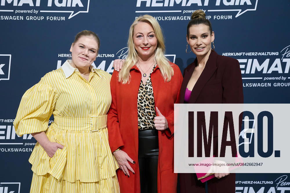 4 Peemöllers Heimat Talk Gisa Flake , Rebecca Kunikowski , Ilka Peemöller 4 Peemöllers Heimat Talk at the DRIVE Volkswagen Group Forum in Berlin on 11 12 2025