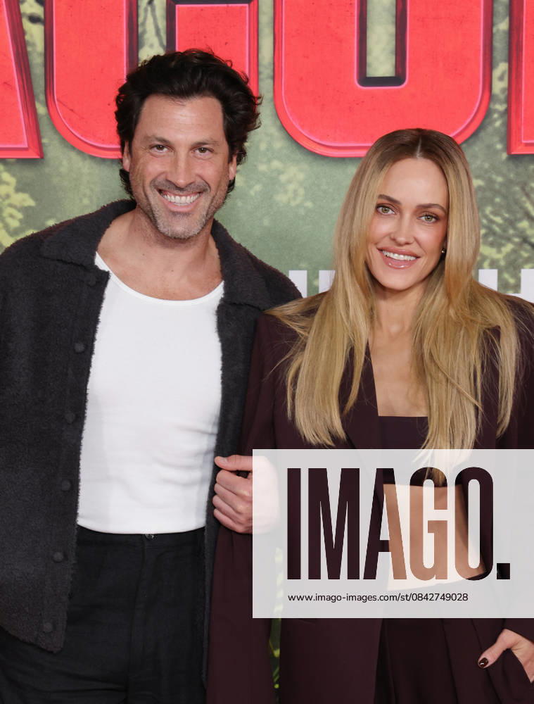 Los Angeles, Californi- Maksim Chmerkovskiy, Peta Murgatroyd,. Los Angeles Premiere Of Columbia Pictures Anaconda held at The United Theater on Broadwayl.in Los Angeles. Photo
