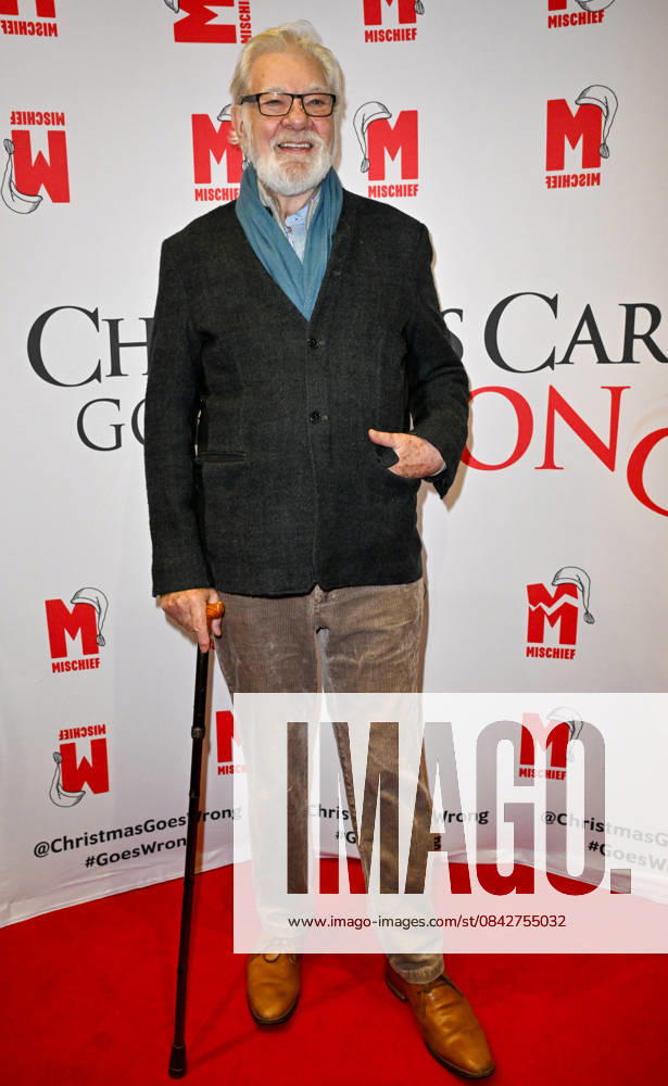 Gala Performance of Mischief s Christmas Carol Goes Wrong, Arrivals, London, UK. 14 December 2025 London, UK, 14 December 2025. Matthew Kelly attends the Gala Performance of Mischief s Christmas Carol Goes Wrong at the Apollo Theatre, London, UK., Credit:Lee Floyd Avalon UK, London, Apollo Theatre