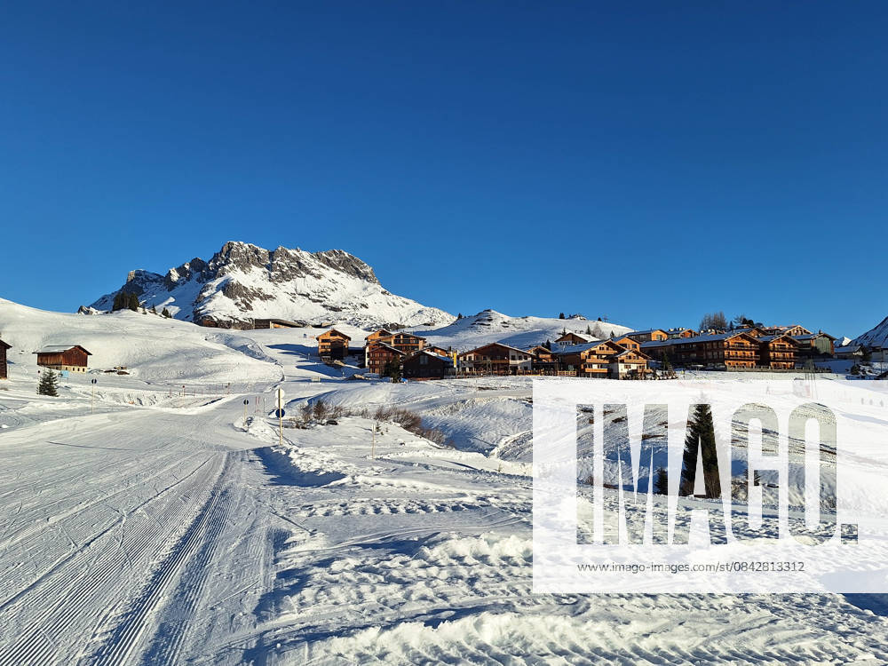 Lech, Arlberg theme picture ski resort Lech, Zuers am Arlberg 2025 2026 in Austria theme picture ski resort Lech, Zuers am Arlberg 2025 2026 in Austria skiing, alpine skiing on wide ski slopes, skiing in the ski resort Lech in the alpine region Arlberg in Austria in winter On the picture skiers, white mountains, gondolas, lifts, cable cars,