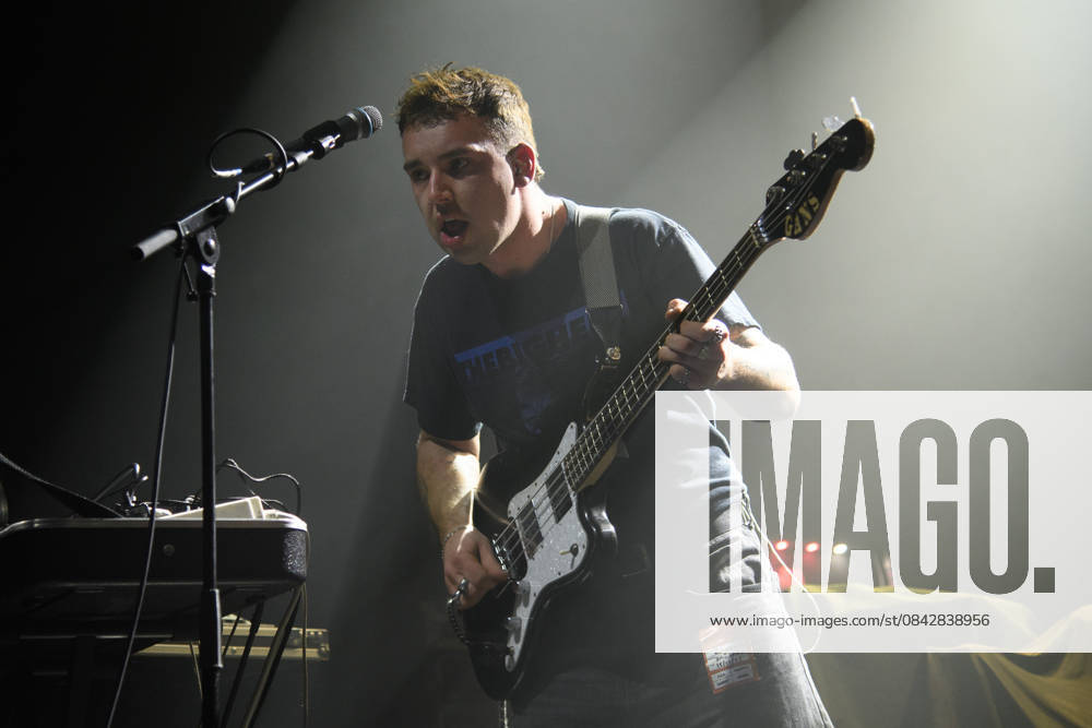 GANS Perform at Koko, London Bassist vocalist Tom Rhodes of english punk duo GANS performs at Koko in London, England, UK on Monday 15 December 2025., Credit:Justin Ng Avalon UK, England, London, Koko