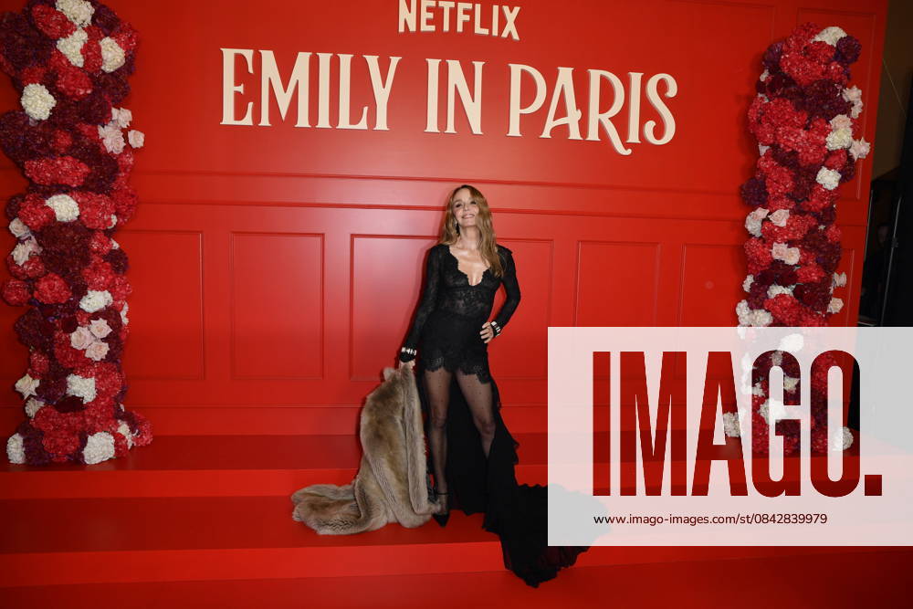 Emily in Paris, Photocall in Paris for new season on netflix 451584 2025 12 15 PARIS France Leroy Beaulieu, Philippine