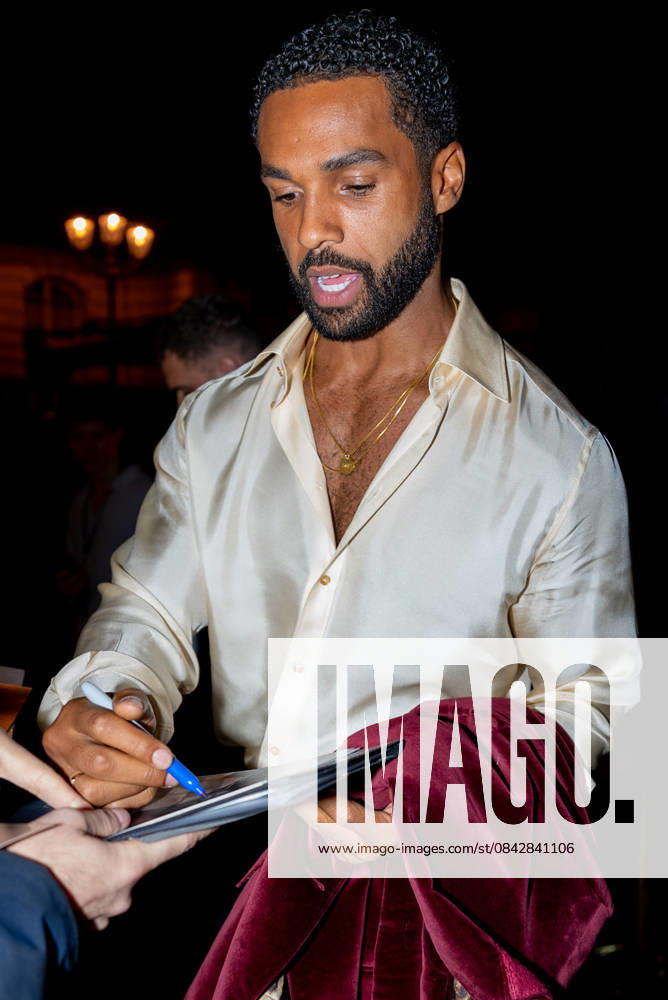 Lucien Laviscount The cast and crew of the series Emily in Paris gather at Maxim s after the premiere of season 5 at the Grand Rex in Paris on 15 December 2025 Yoann Ouahcene Bestimage The cast and crew of the series Emily in Paris gather at Maxim s after the premiere of season 5 at the Grand Rex in Paris on 15 December 2025 Paris Bolivia