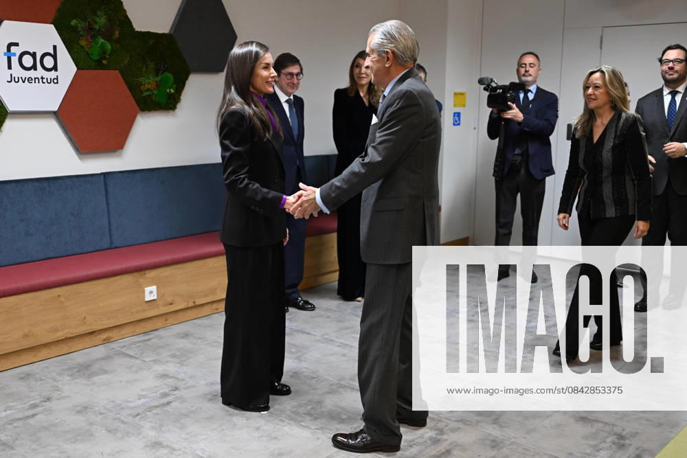 Queen Letizia chairs the meeting of the Board of Trustees of the FAD Youth Foundation Europa Press Executive Chairman, Asís Martín de Cabiedes, greets Queen Letizia at the meeting of the Board of Trustees of the FAD Youth Foundation, December 16, 2025, in Madrid Spain The meeting will address the issue of digital security for youth QUEEN LETIZIA FAD YOUTH DECEMBER 16, 2025 José Madrid Madrid Madrid Spain
