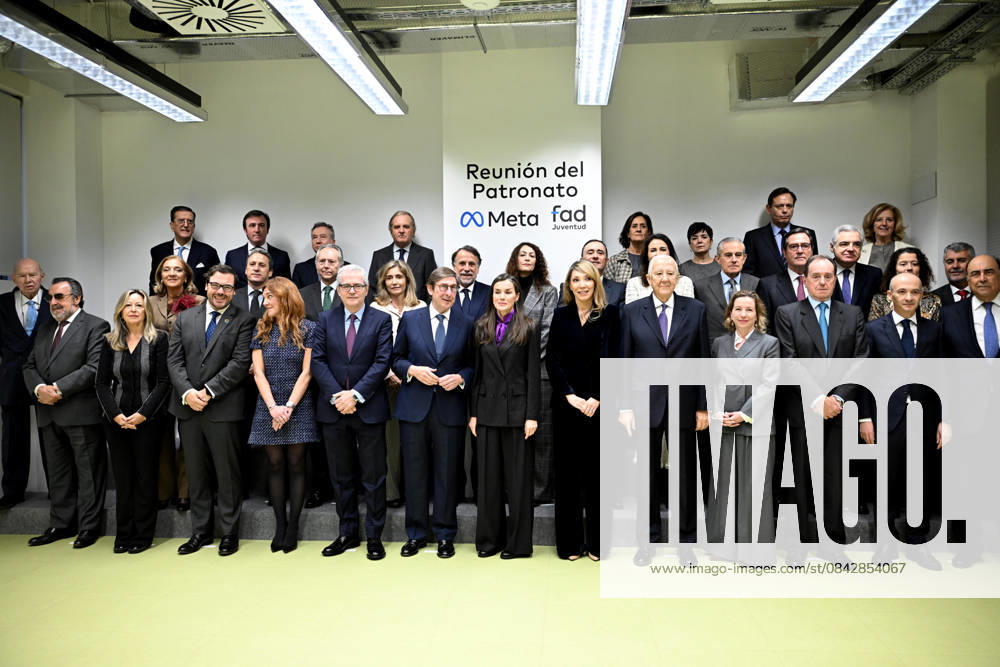 Queen Letizia chairs the meeting of the Board of Trustees of the FAD Youth Foundation The President of FAD Youth, José Ignacio Goirigolzarri, Queen Letizia and the Executive Chairman of Europa Press, Asís Martín de Cabiedes, pose for the family photo during the meeting of the Board of Trustees of the FAD Youth Foundation upon their arrival at the meeting of the Board of Trustees of the FAD Youth Foundation, December 16, 2025, in Madrid Spain Dona Letizia, Honorary President of the FAD Youth Foundation, chairs the meeting of the Board of Trustees of the institution, which will address the issue of digital security for youth REINA LETIZIA FAD JUVENTUD 16 DECEMBER 2025 José Madrid Madrid Madrid Spain