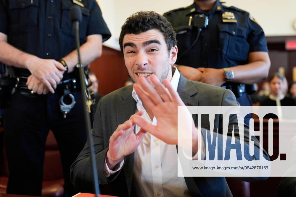 Luigi Mangione appears in Manhattan Supreme Court for a suppression hearing in the the murder of UHC CEO Brian Thompson on Tuesday, December 16 2025 in New York City. Pool NYX20251216144 SethxWenig
