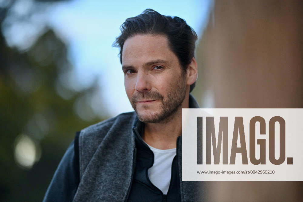Les Arcs Film Festival - Day Five. FC LES ARCS, FRANCE - DECEMBER 17: Daniel Bruhl attends a photocall during Day Five of Les Arcs Film Festival on December 17, 2025 in Les Arcs, France. Photo by Franck Castel ABACAPRESS.COM Les Arcs France