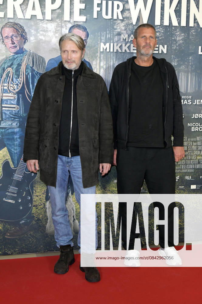 Mads Mikkelsen and Anders Thomas Jensen at the premiere of the movie Therapy for Vikings at the Delphi Filmpalast cinema in Berlin, 17 12 2025 Foto:xM.xBehrensx xFuturexImagex wikinger_5214