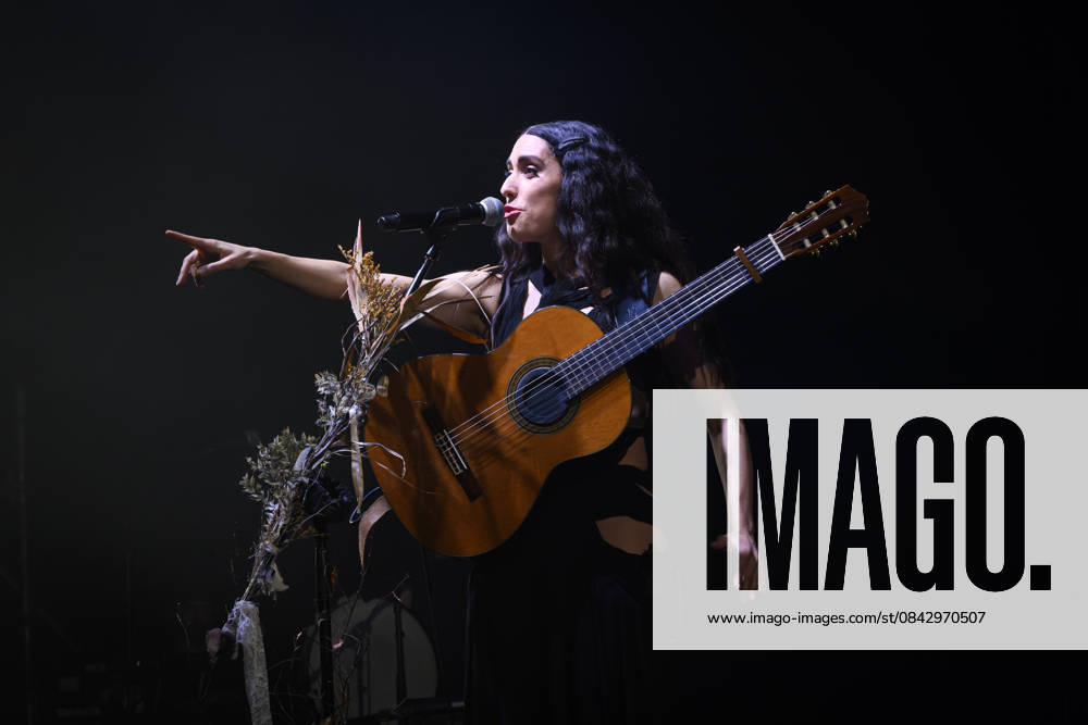 Music Concert - La NINA - Furesta Europa Tour The Neapolitan female singer-songwriter La Nina pseudonym of Carola Moccia - performs live for the Furesta Europa Tour at at Atlantico Club on December 17, 2025 in Rome, Italy Rome Atlantico Italy