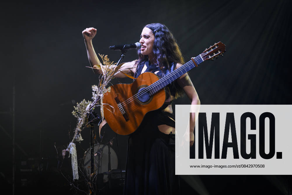 Music Concert - La NINA - Furesta Europa Tour The Neapolitan female singer-songwriter La Nina pseudonym of Carola Moccia - performs live for the Furesta Europa Tour at at Atlantico Club on December 17, 2025 in Rome, Italy Rome Atlantico Italy