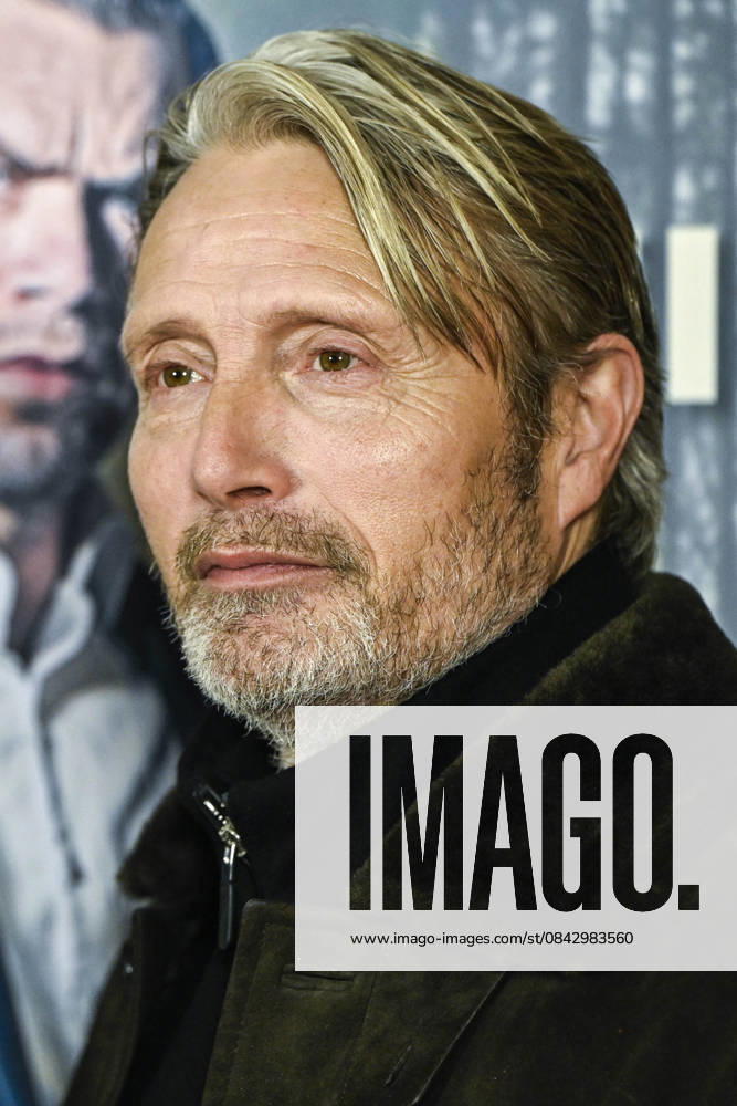 Abb Mads Dittmann Mikkelsen Danish actor on the red carpet at the Berlin movie premiere of Therapie fuer Wikinger at the cinema Delphi Filmpalast Berlin on 17 12 2025 Berlin Germany