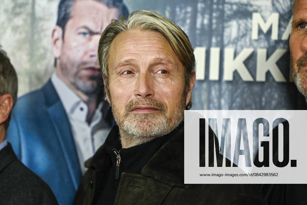 Abb Mads Dittmann Mikkelsen Danish actor on the red carpet at the Berlin movie premiere of Therapie fuer Wikinger at the cinema Delphi Filmpalast Berlin on 17 12 2025 Berlin Germany