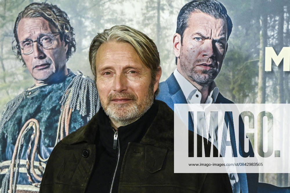 Abb Mads Dittmann Mikkelsen Danish actor on the red carpet at the Berlin movie premiere of Therapie fuer Wikinger at the cinema Delphi Filmpalast Berlin on 17 12 2025 Berlin Germany