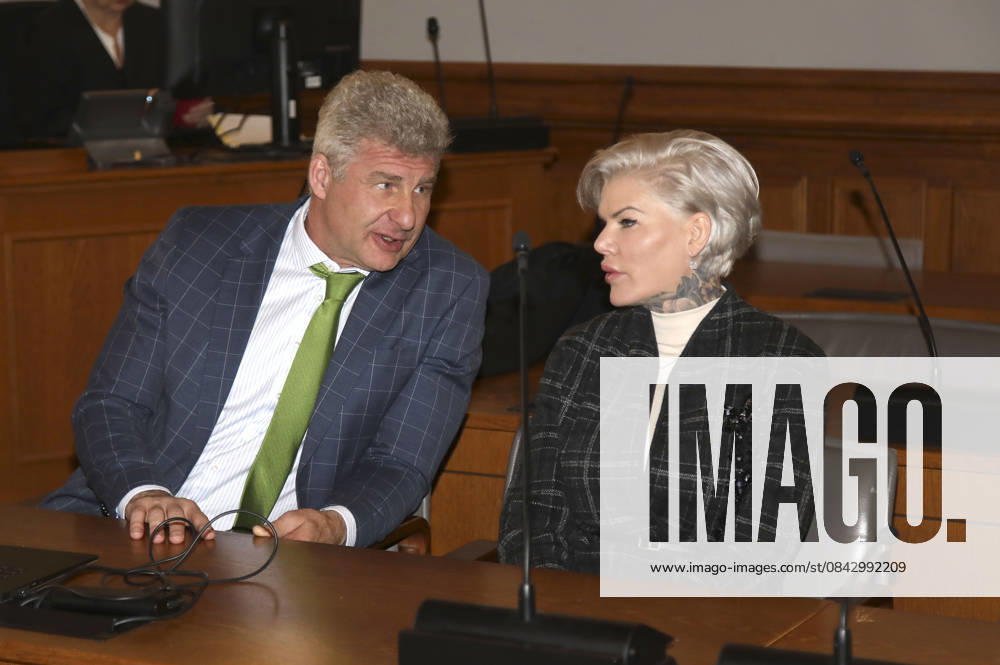 Melanie Müller with her lawyer Adrian Stahl at the appeal trial for using signs of unconstitutional and terrorist organizations at Leipzig District Court Leipzig, 18 12 2025 Foto:xAgenturxWehnertx xGränzdörferx xFuturexImagex mueller_5220
