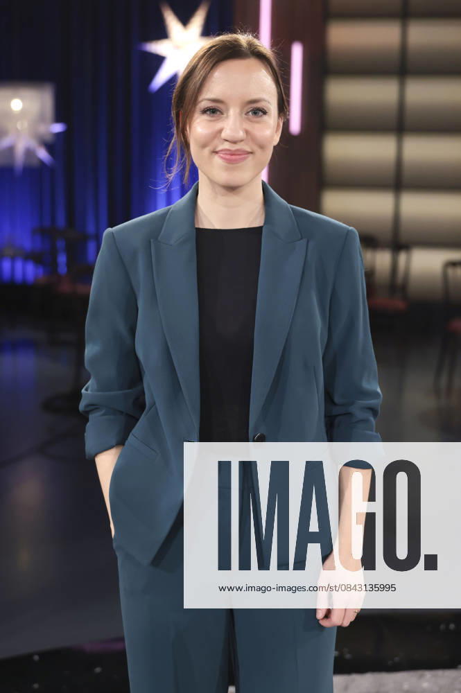 Carina Raddatz at the recording of the WDR talk show Kölner Treff in WDR Studio BS 3 Cologne, 18 12 2025 Foto:xR.xSchmiegeltx xFuturexImagex koelner_treff1812_5236