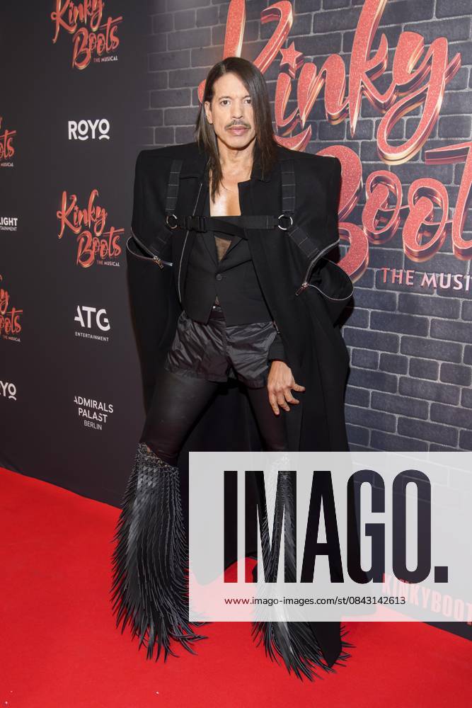 Abb Jorge Gonzalez on the red carpet at the premiere of Kinky Boots The Musical at Admiralspalast on 18 12 2025 in Berlin Berlin Germany