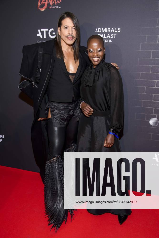 Abb Jorge Gonzalez with Florence Kasumba on the red carpet at the premiere of Kinky Boots The Musical at Admiralspalast on 18 12 2025 in Berlin Berlin Germany