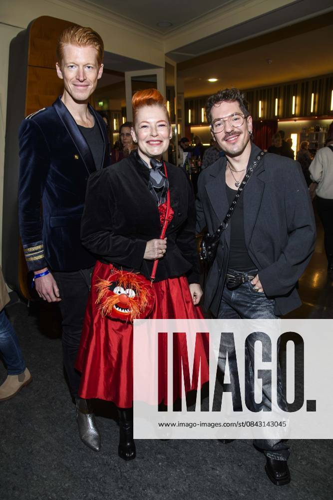 Abb Tobias Staebo Enie van de Meiklokjes and Nico Stank as guests at the premiere of Kinky Boots The Musical at the Admiralspalast on 18 12 2025 in Berlin Berlin Germany